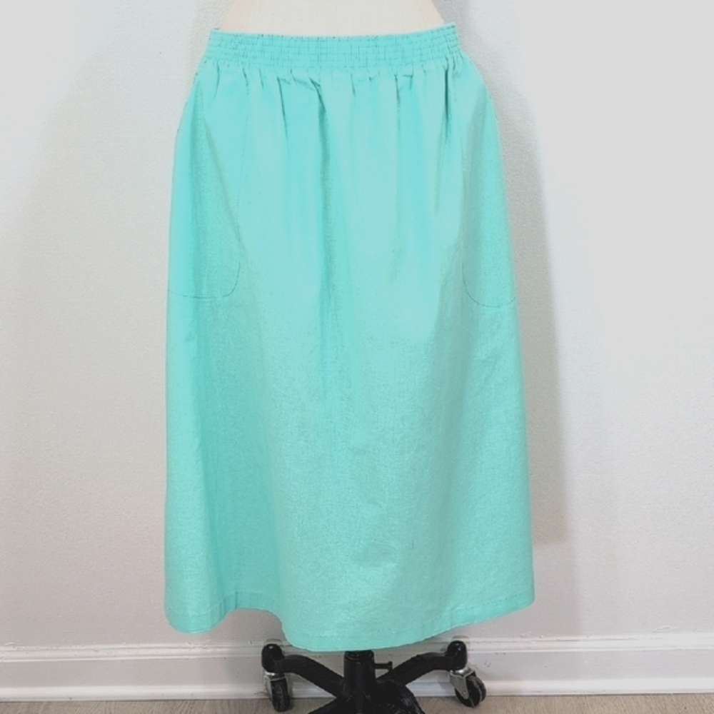 Vintage cotton, mint green, mid-calf slip on skirt w pockets. 20